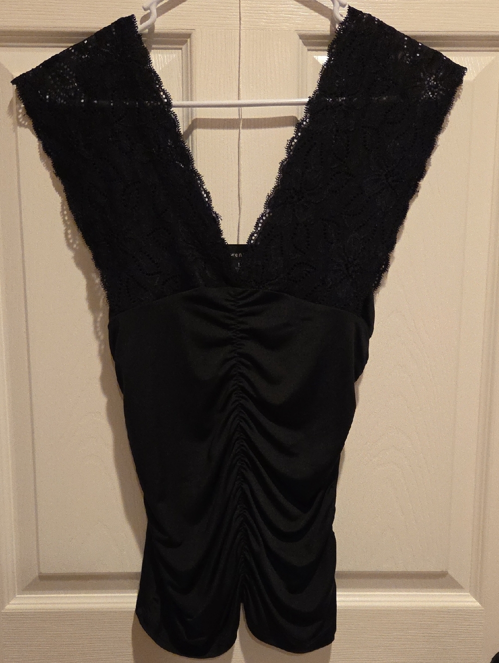 Twentyone Black Lace V-Neck Ruched Tank Top